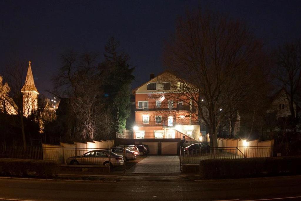 Bed and Breakfast Stan és Panzió Balatonalmádi Exterior foto