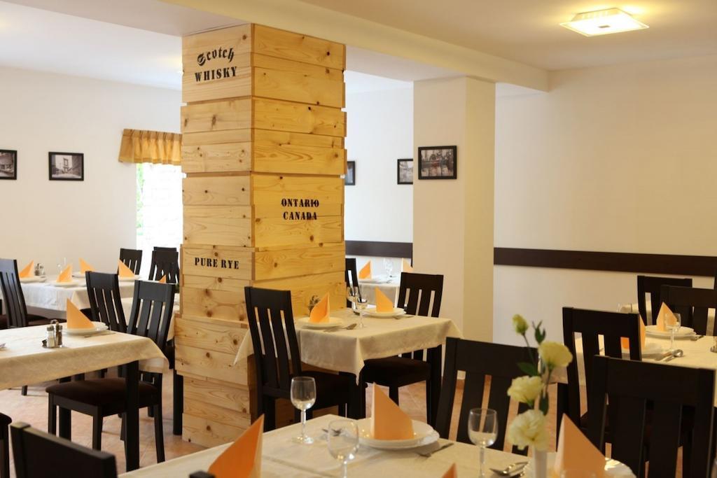 Bed and Breakfast Stan és Panzió Balatonalmádi Exterior foto