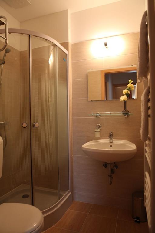Bed and Breakfast Stan és Panzió Balatonalmádi Habitación foto
