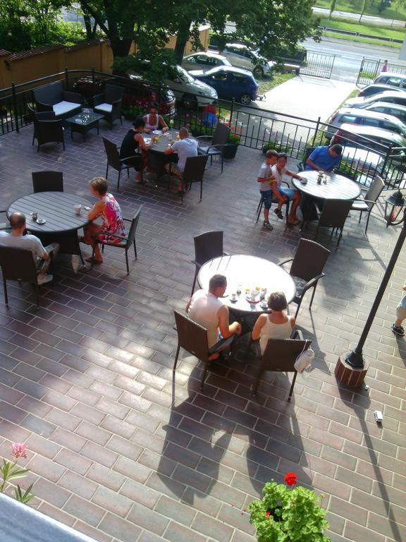 Bed and Breakfast Stan és Panzió Balatonalmádi Exterior foto